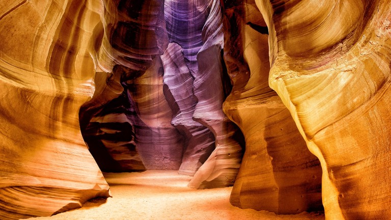 Explore the Beauty of Antelope Canyon