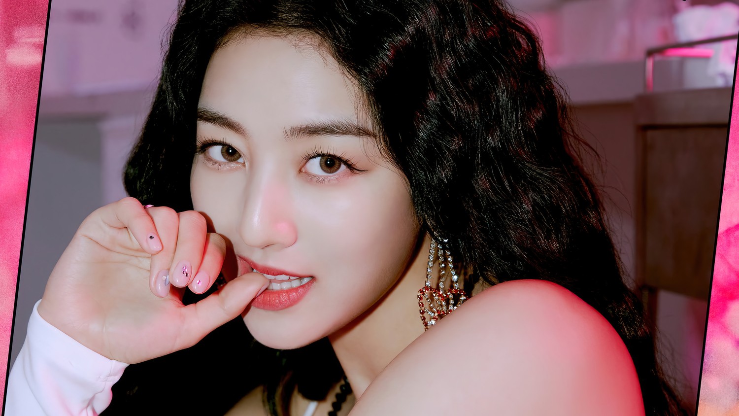 Stunning Jihyo Wallpaper from TWICE's 'Formula of Love' Album