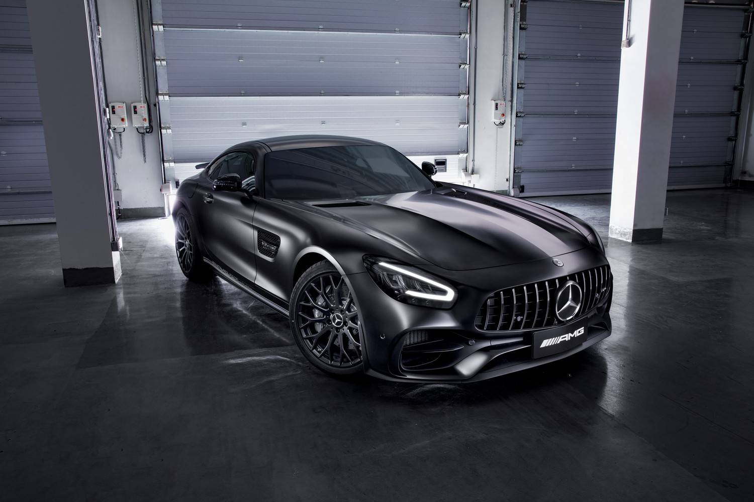 Download the 2021 Mercedes AMG GT Night Edition Wallpaper in 4K