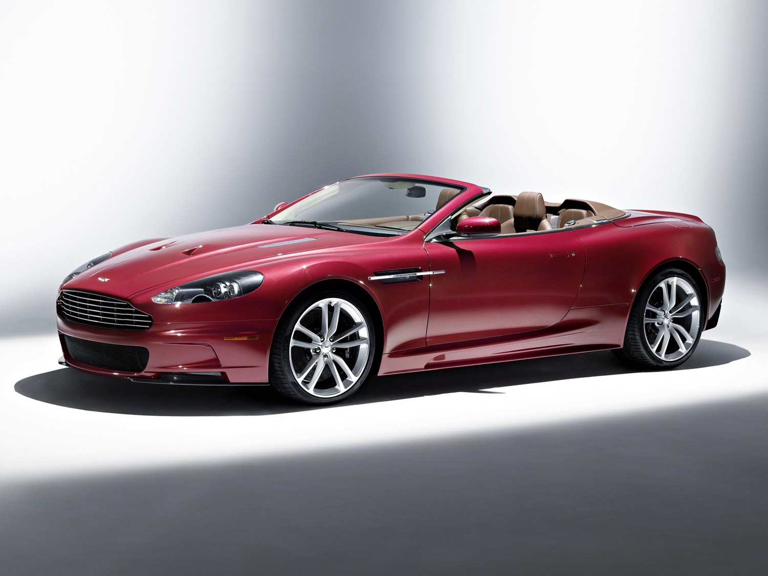 Descarga Impresionante Fondo de Pantalla Aston Martin DBS V12