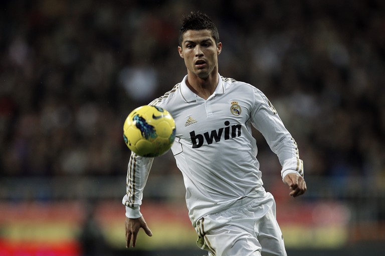 Download Stunning Cristiano Ronaldo Wallpaper