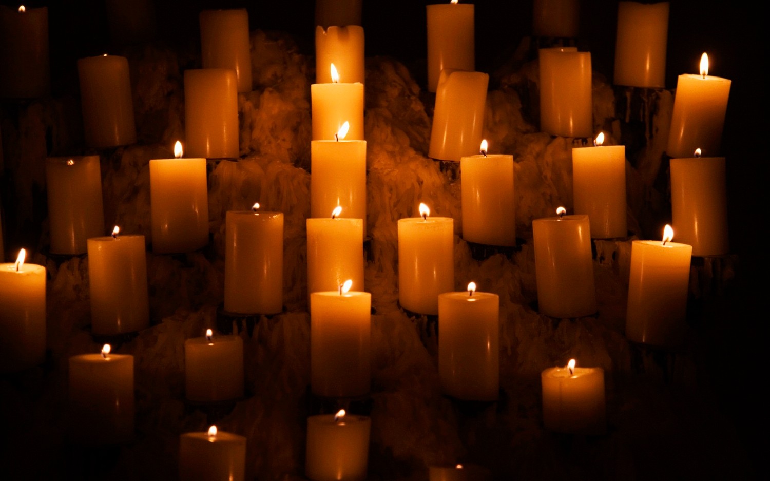 Download Our Stunning Candle Wallpaper