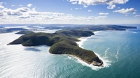 Paisaje Costero Impresionante: Vista Aérea para Tu Escritorio