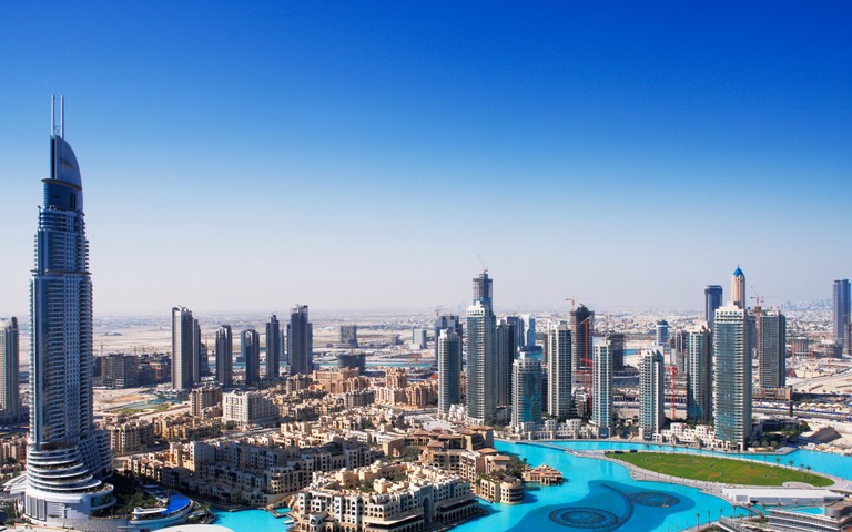 Explore the Magnificent Dubai Skyline Wallpaper