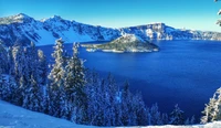 Impresionante Vista Invernal de Crater Lake