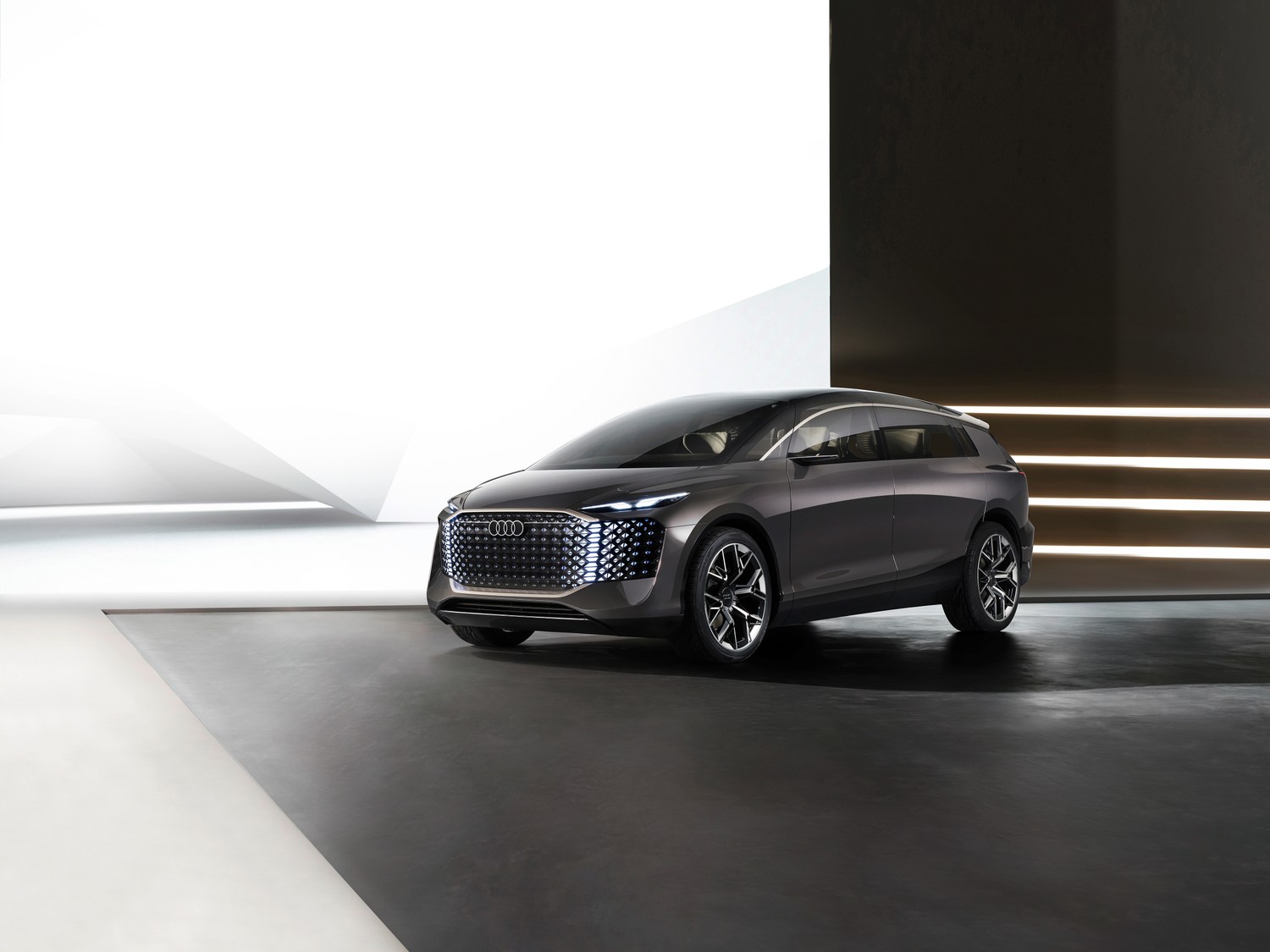 Download Stunning Wallpaper of the Audi Urbansphere Concept