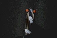 Explora Nuestro Asombroso Fondo de Pantalla de Longboard