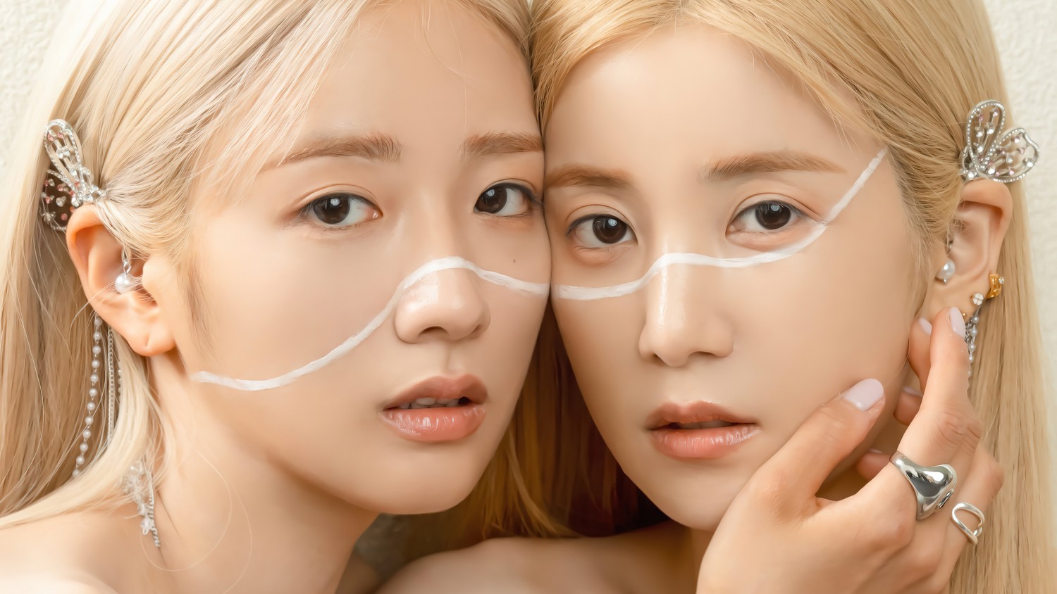 Téléchargez le Magnifique Fond d'Écran de la Sous-Unité Apink avec Bomi et Chorong