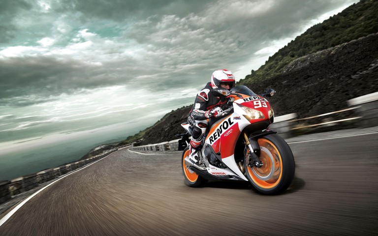 Download the Ultimate Honda CBR1000RR Racing Wallpaper