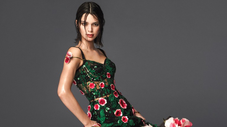 Get Your Free Kendall Jenner Wallpaper