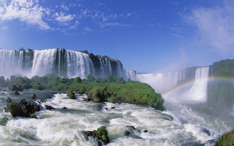 Experience the Beauty of Iguazu Falls