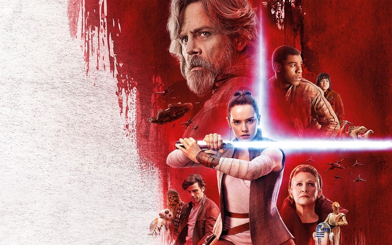 Star Wars: The Last Jedi Wallpaper Featuring Luke Skywalker and Rey