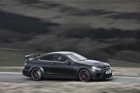 Mercedes-Benz C 63 AMG: Rendimiento y Lujo