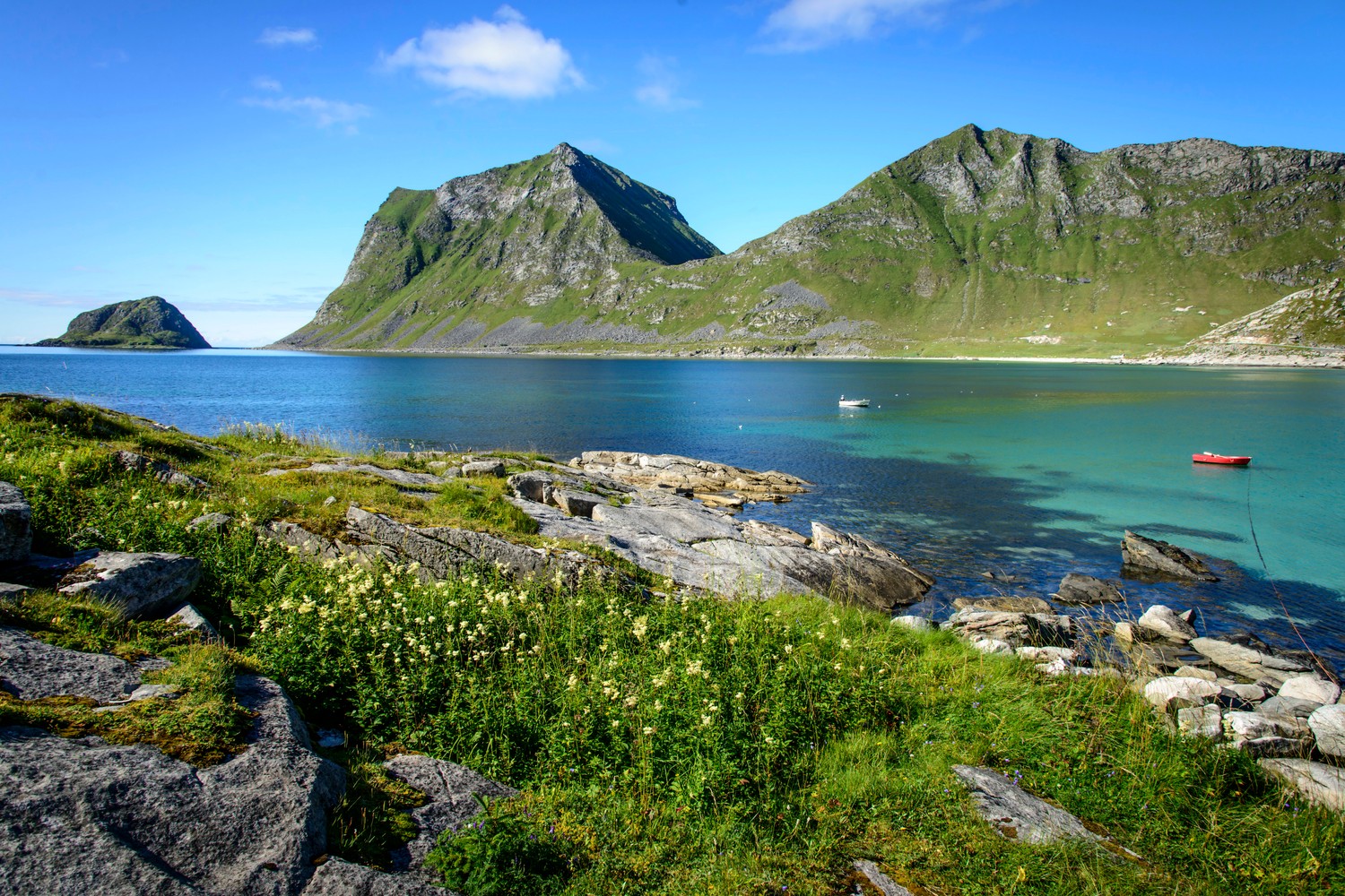 Explore the Breathtaking Beauty of Lofoten Islands