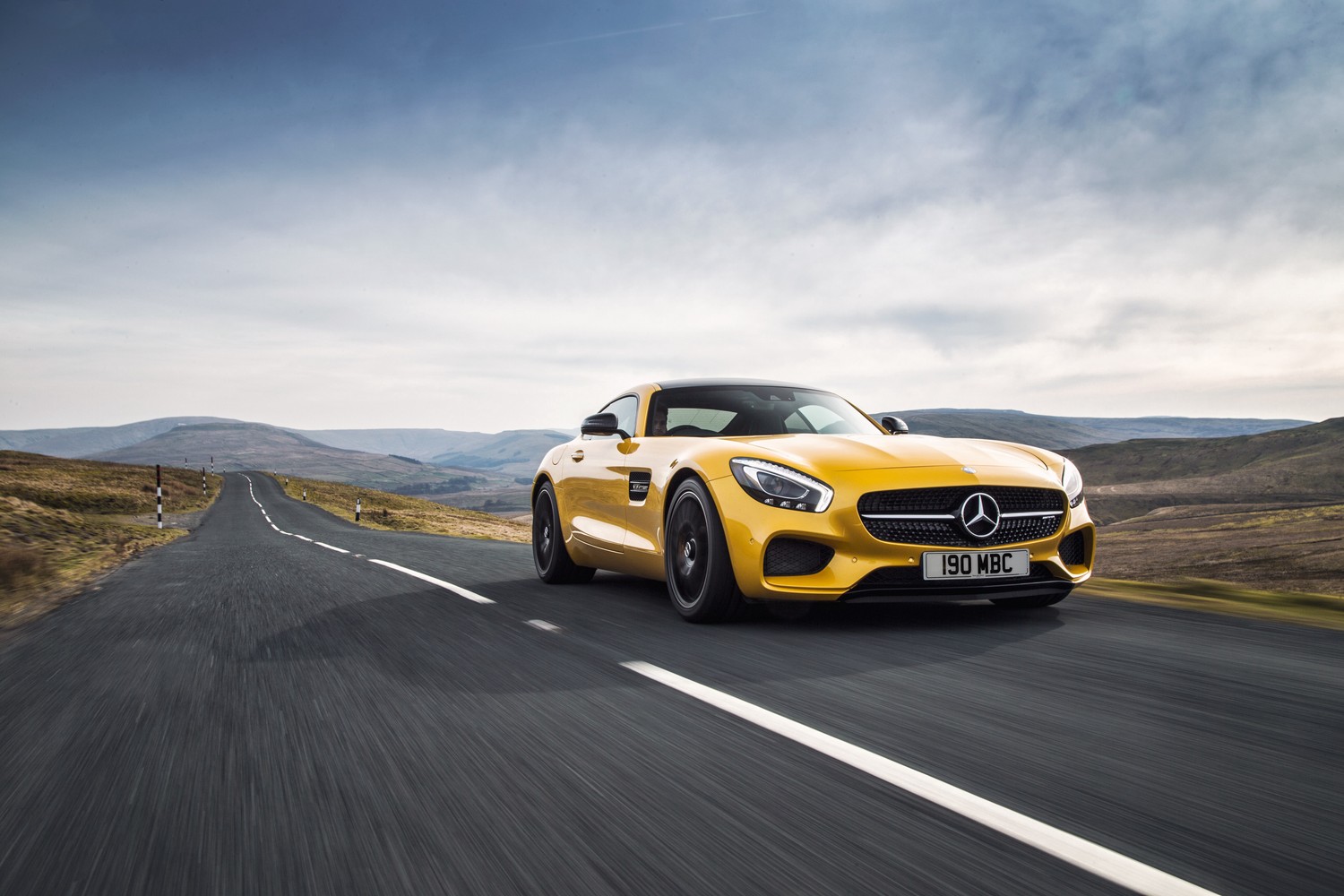 Experience the Power of the Mercedes Benz SLS AMG