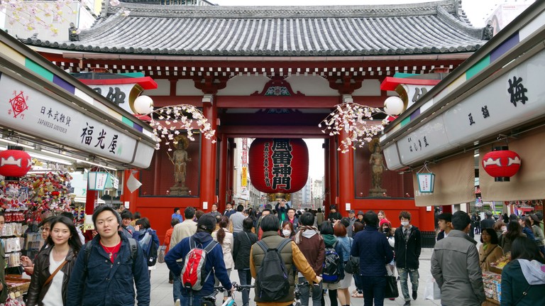 Download Stunning Wallpapers of Senso-ji Temple