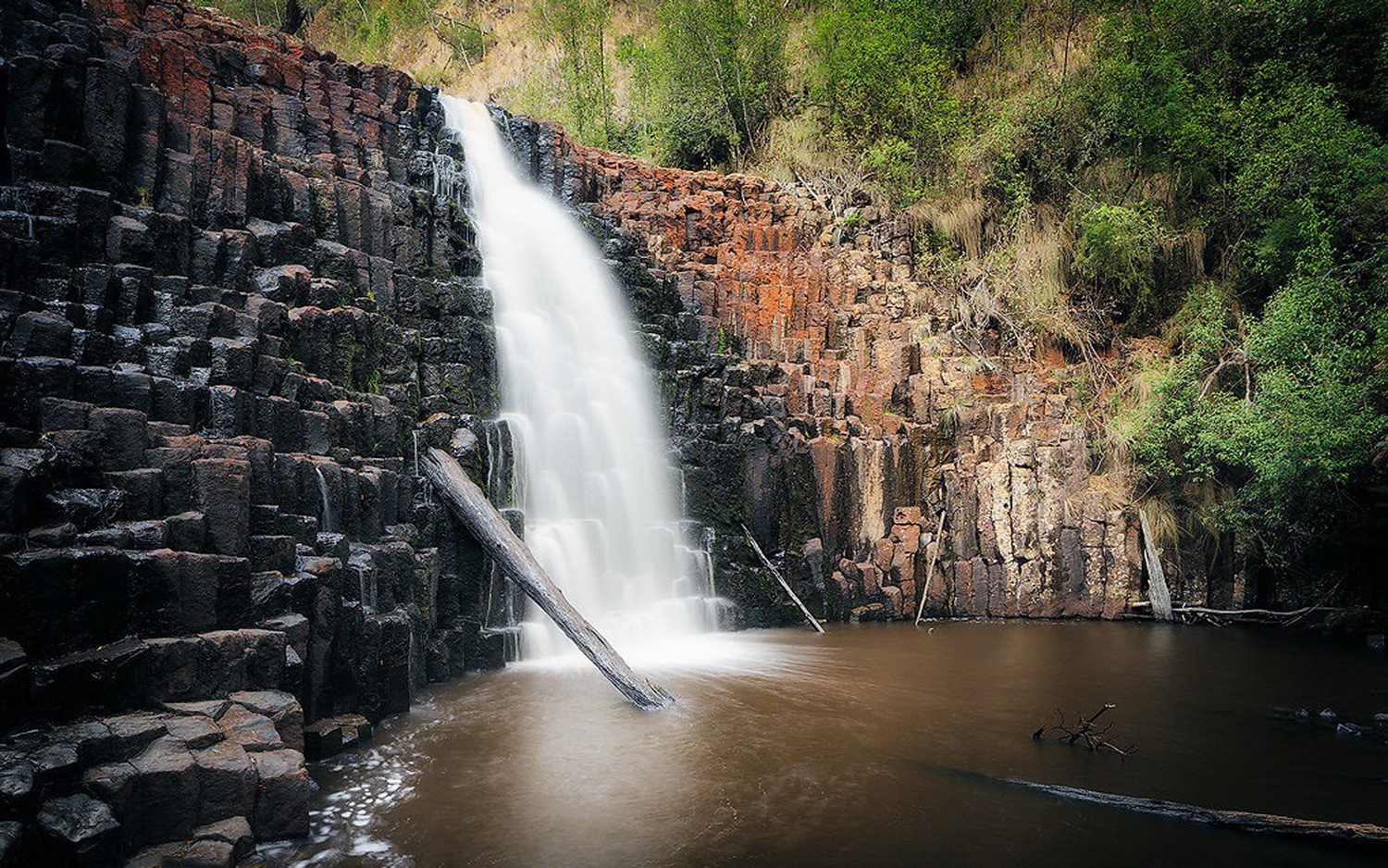 Explore Our Captivating Waterfall Wallpaper