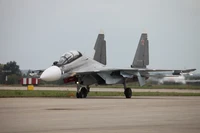 Découvrez le Majestueux Avion de Chasse Sukhoi Su-30