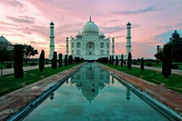 Fondo de Pantalla Impresionante Taj Mahal con Reflejo