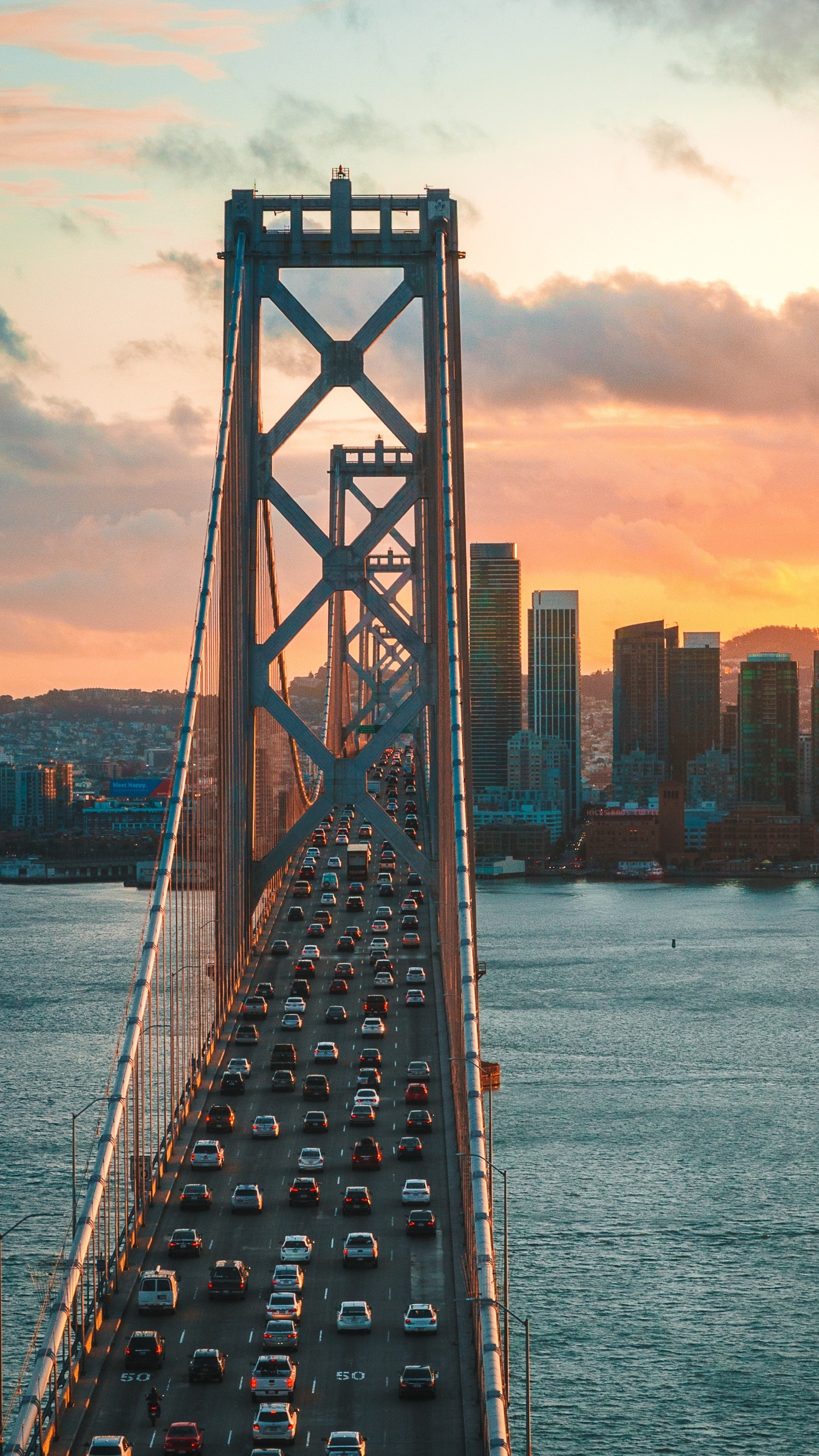 Golden Gate Bridge at Dusk - Breathtaking Wallpaper