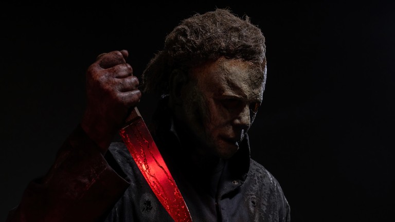 Halloween Ends Wallpaper - Michael Myers with Knife