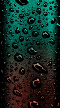 Explora Nuestro Vibrante Fondo de Pantalla de Gotas de Agua