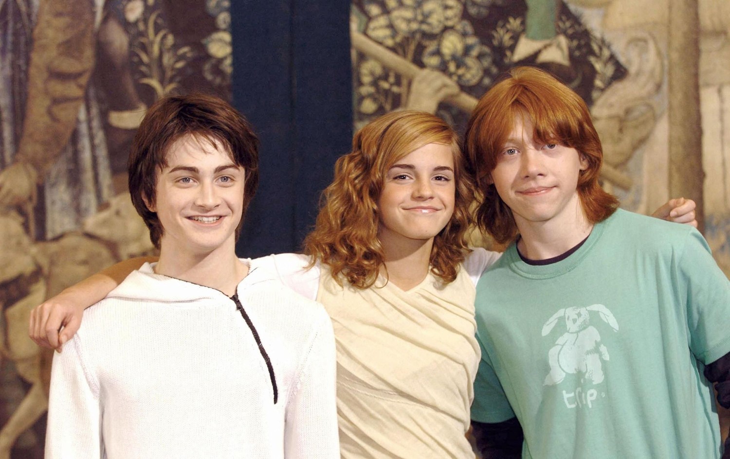 Emma Watson and Friends - A Perfect Wallpaper for Harry Potter Fans