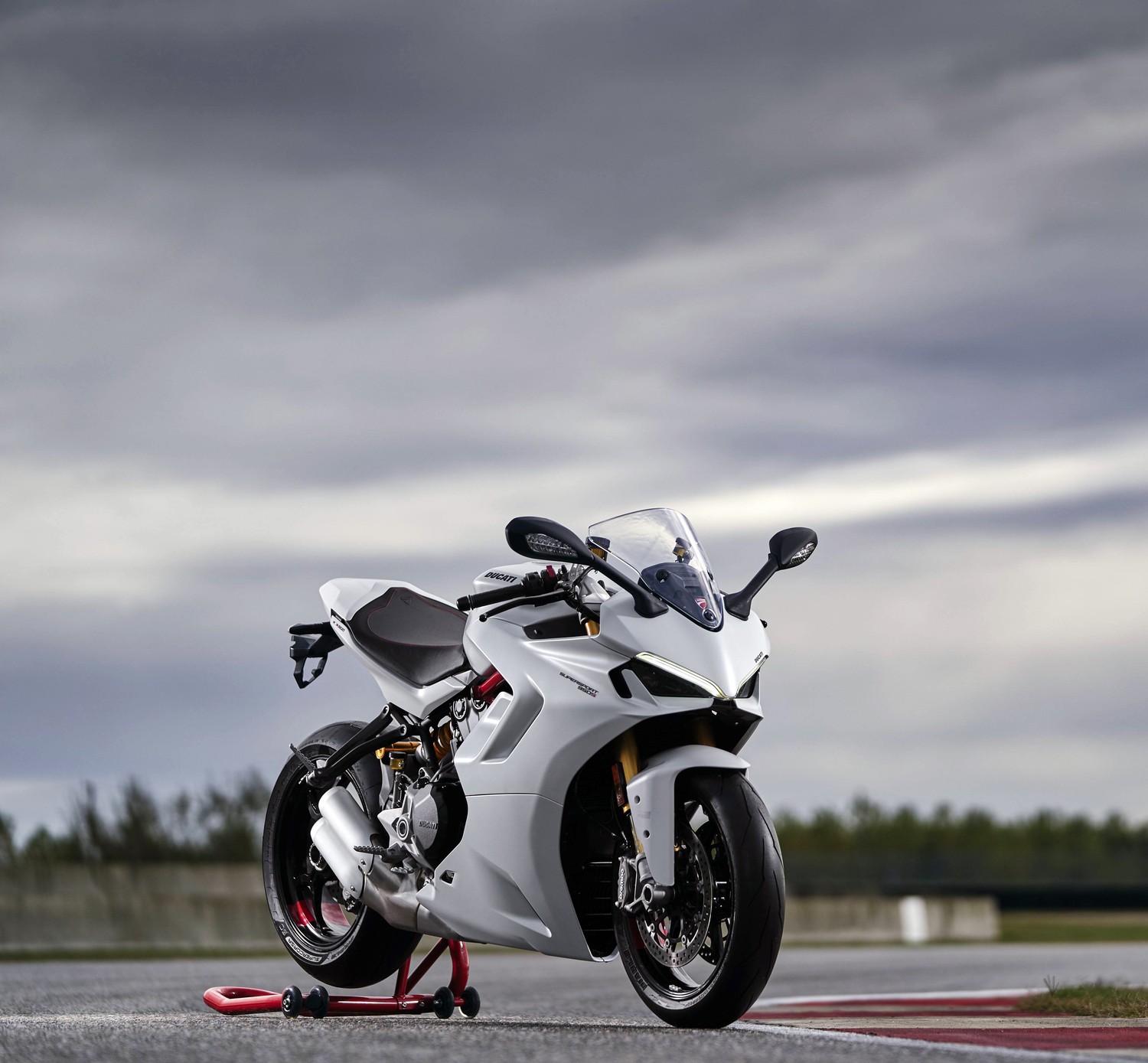 Ducati Supersport 950 S - Eye-Catching 4K Wallpaper