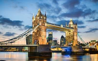 Tower Bridge: Una majestuosa vista nocturna en Londres