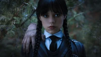 Découvrez le Fond d'Écran de Wednesday Addams de la Série à Succès de Netflix