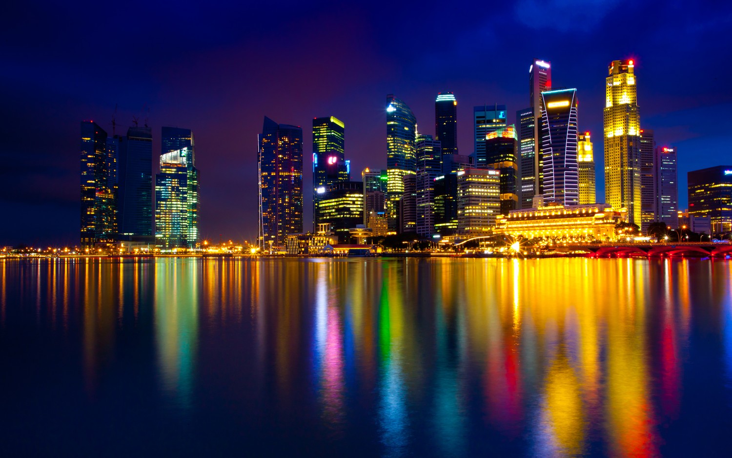 Explore the Vibrant Night Cityscape of Marina Bay, Singapore