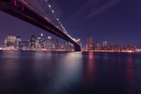 Descarga el impresionante fondo de pantalla del Puente de Brooklyn de noche