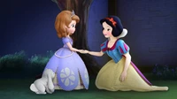 Sofia Rencontre Blanche-Neige - Superbe Fond d'Écran en 4K