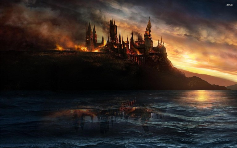 Stunning Hogwarts at Dusk Wallpaper