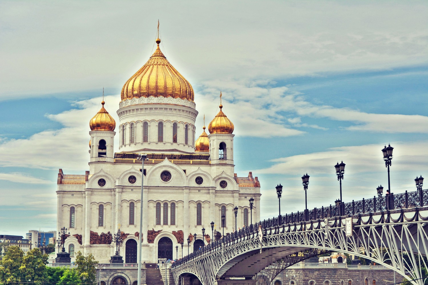 Explore the Magnificence of Christ the Savior Cathedral