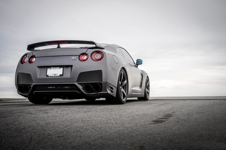 Nissan GT-R: Spectacular Sports Car Wallpaper