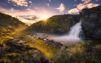 Cascade Erawan Éblouissante : Un Paradis pour les Amoureux de la Nature