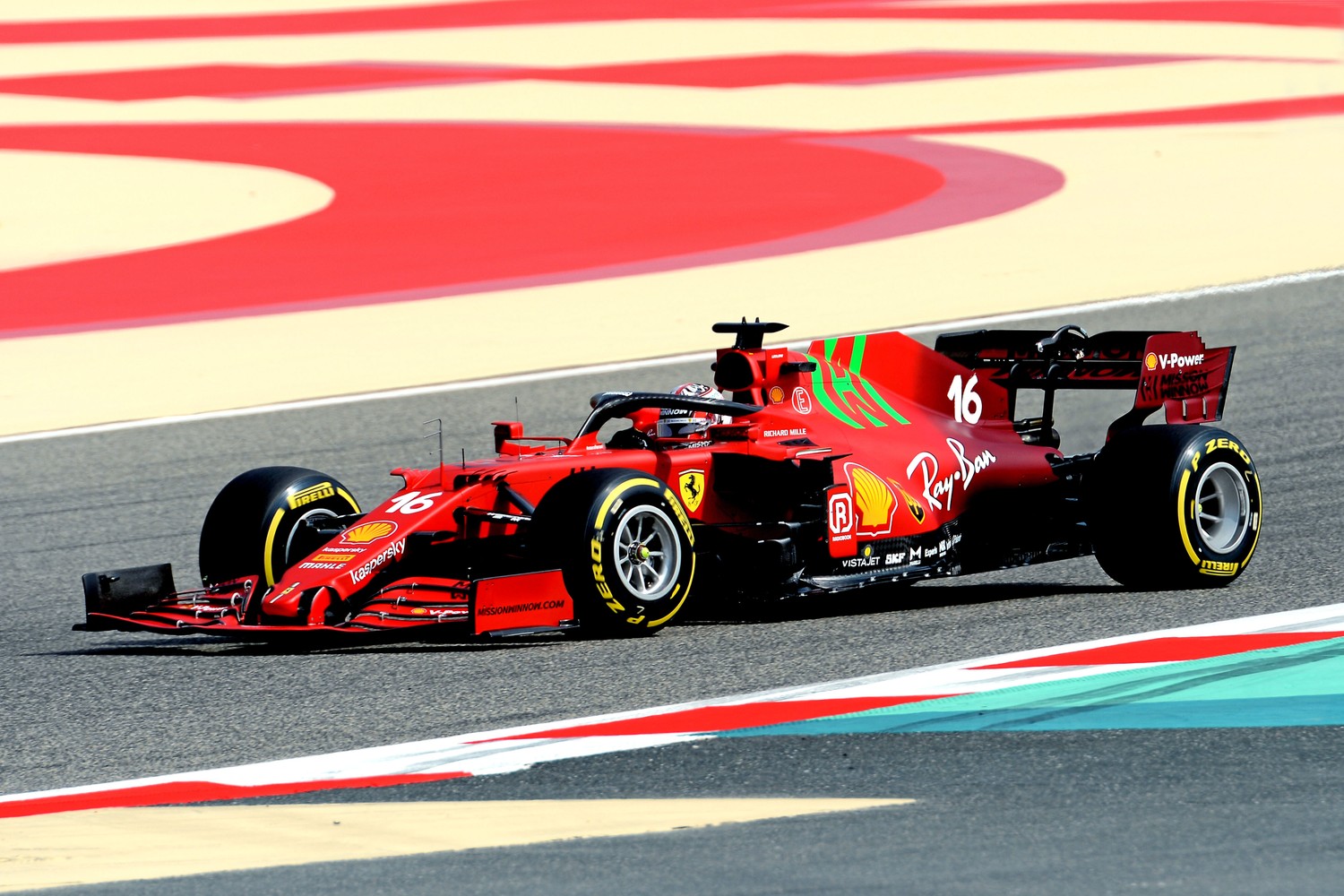 Fondo de Pantalla Ferrari SF21 - Experimenta el Racing de F1 en 4K