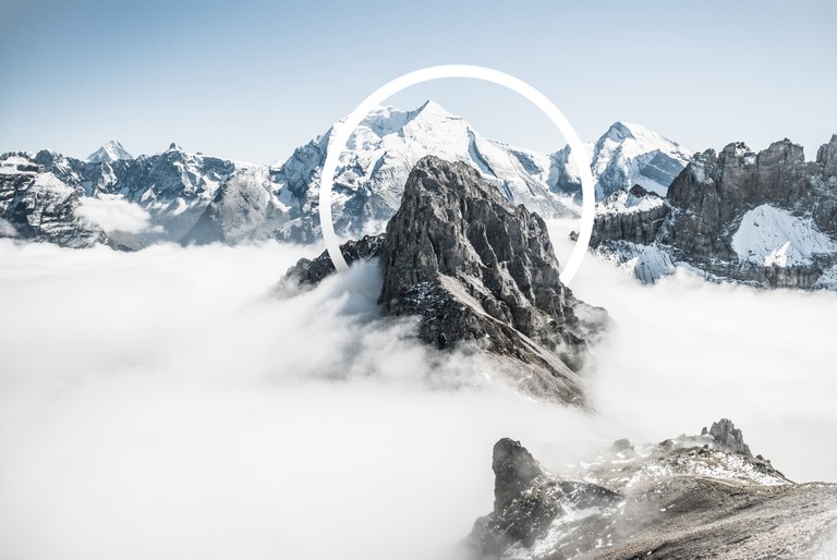 Explore the Breathtaking Snowcapped Mountains in 4K