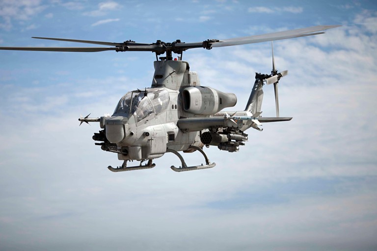 Get the Ultimate Bell AH-1Z Viper Helicopter Wallpaper