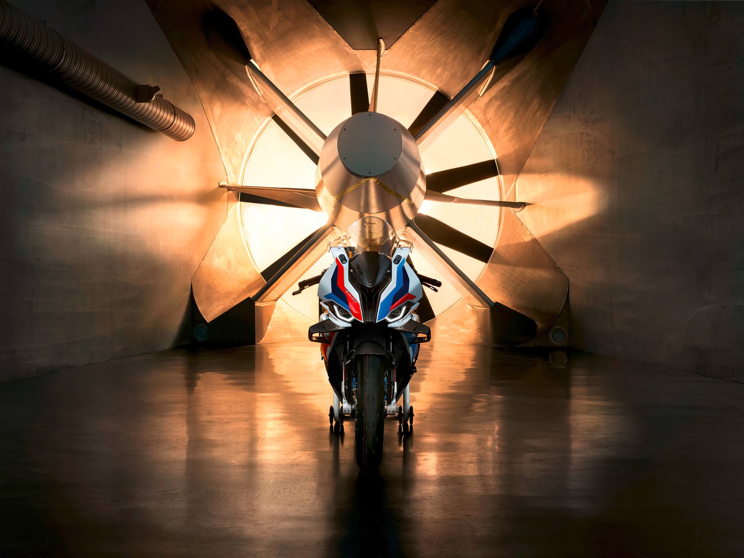 Download the Ultimate BMW M 1000 RR Wallpaper