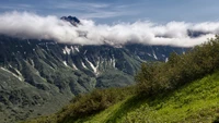 Descubre los majestuosos volcanes de Kamchatka