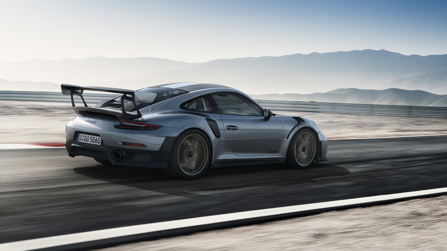 Download High-Quality Porsche 911 GT2 Wallpaper