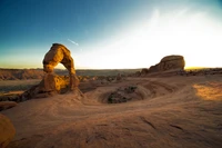 Découvrez le Delicate Arch au coucher du soleil - Un fond d'écran à couper le souffle