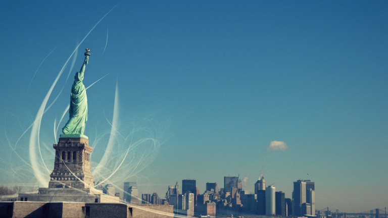 Download Stunning Statue of Liberty Wallpaper