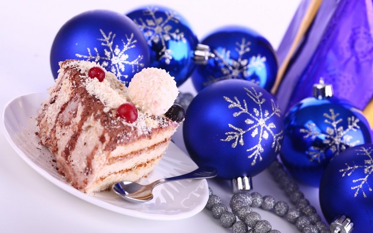 Festive Christmas Cake Wallpaper