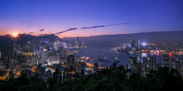 Téléchargez le Magnifique Fond d'Écran du Ciel Nocturne de Hong Kong