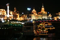 Explora esta Hermosa Vista Nocturna de una Metrópolis