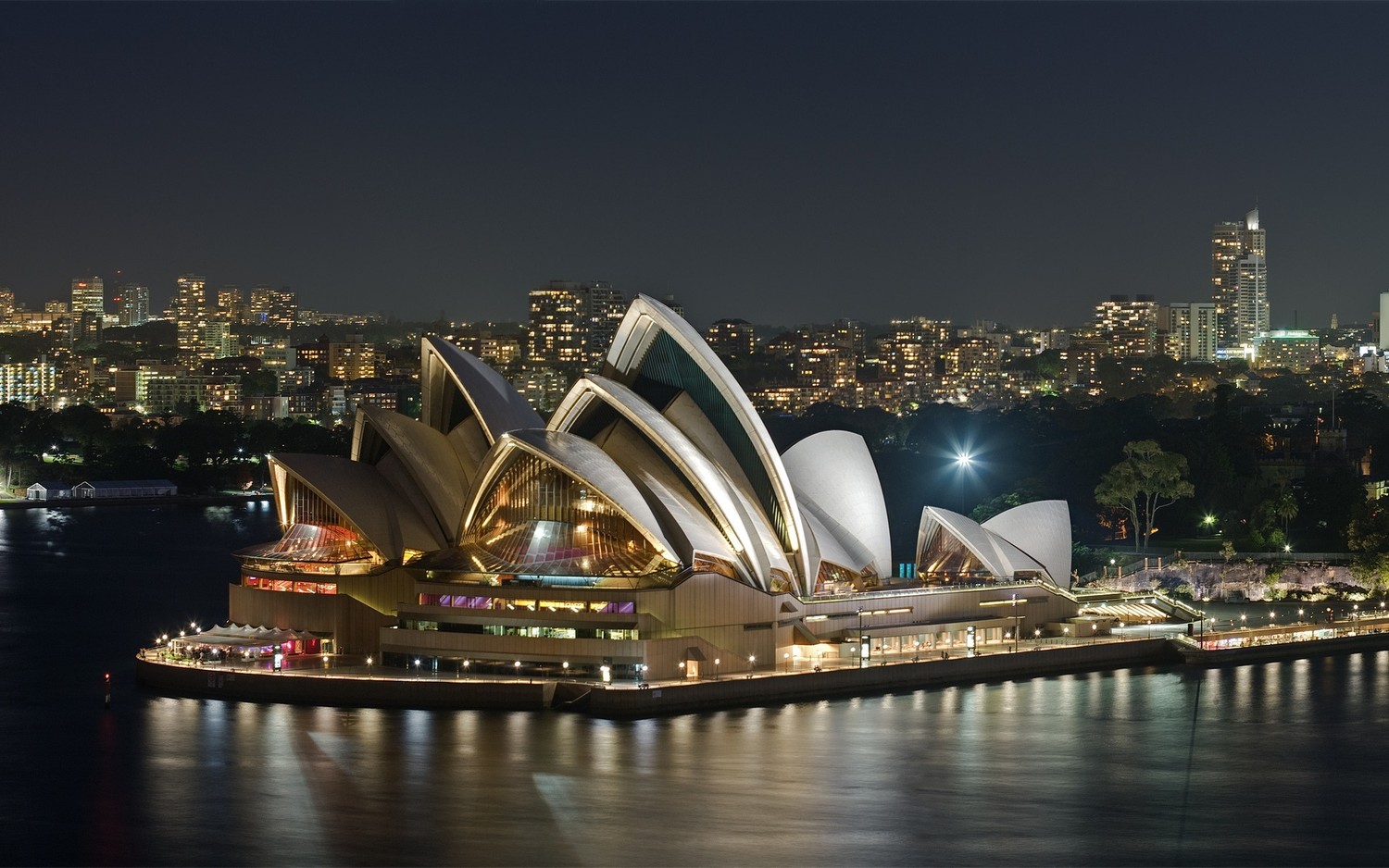 Experience the Beauty of the Sydney Opera House Under the Night Sky