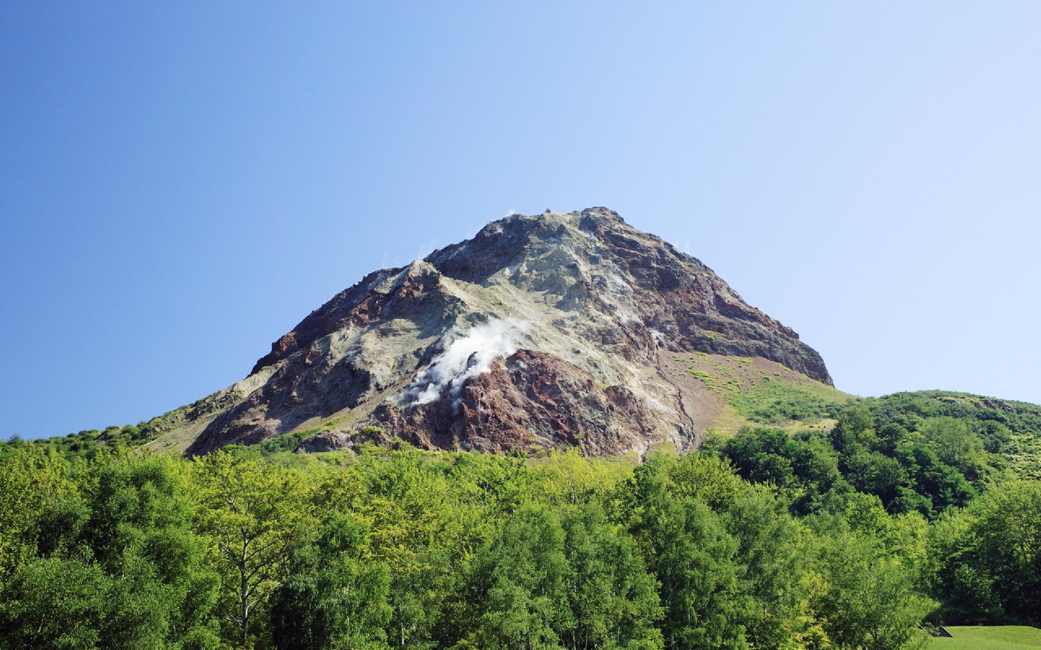 Explora el Asombroso Fondo de Pantalla de un Volcán